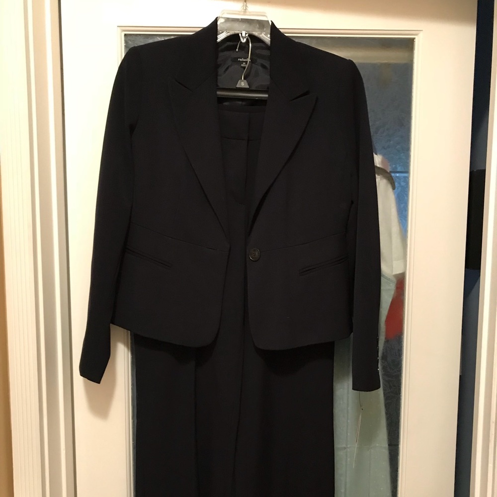 Women’s Navy 2 piece suit size 10 NWT